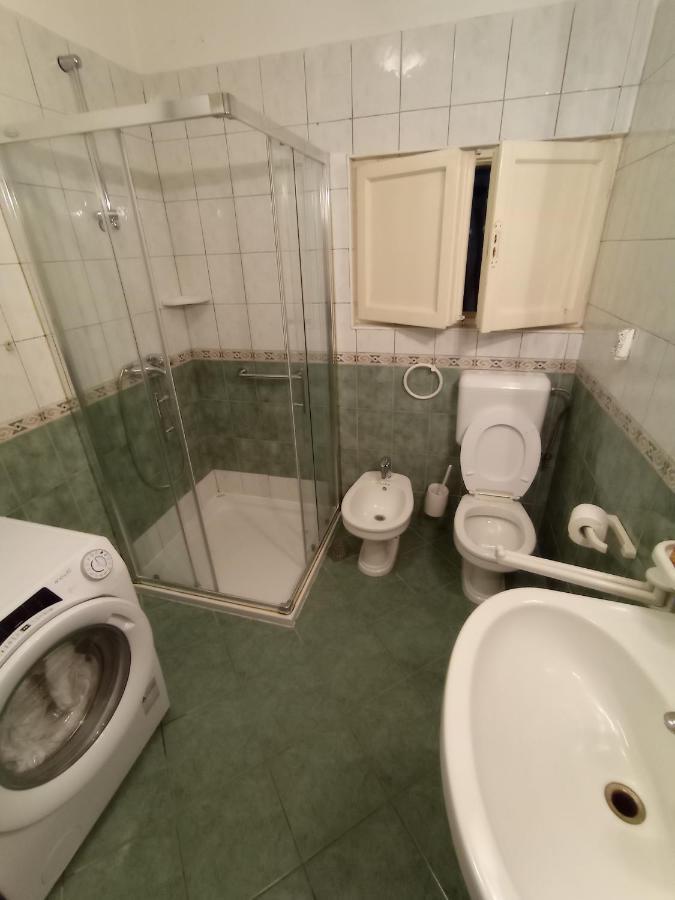 Damjan Gazde/Camere de închiriat Split